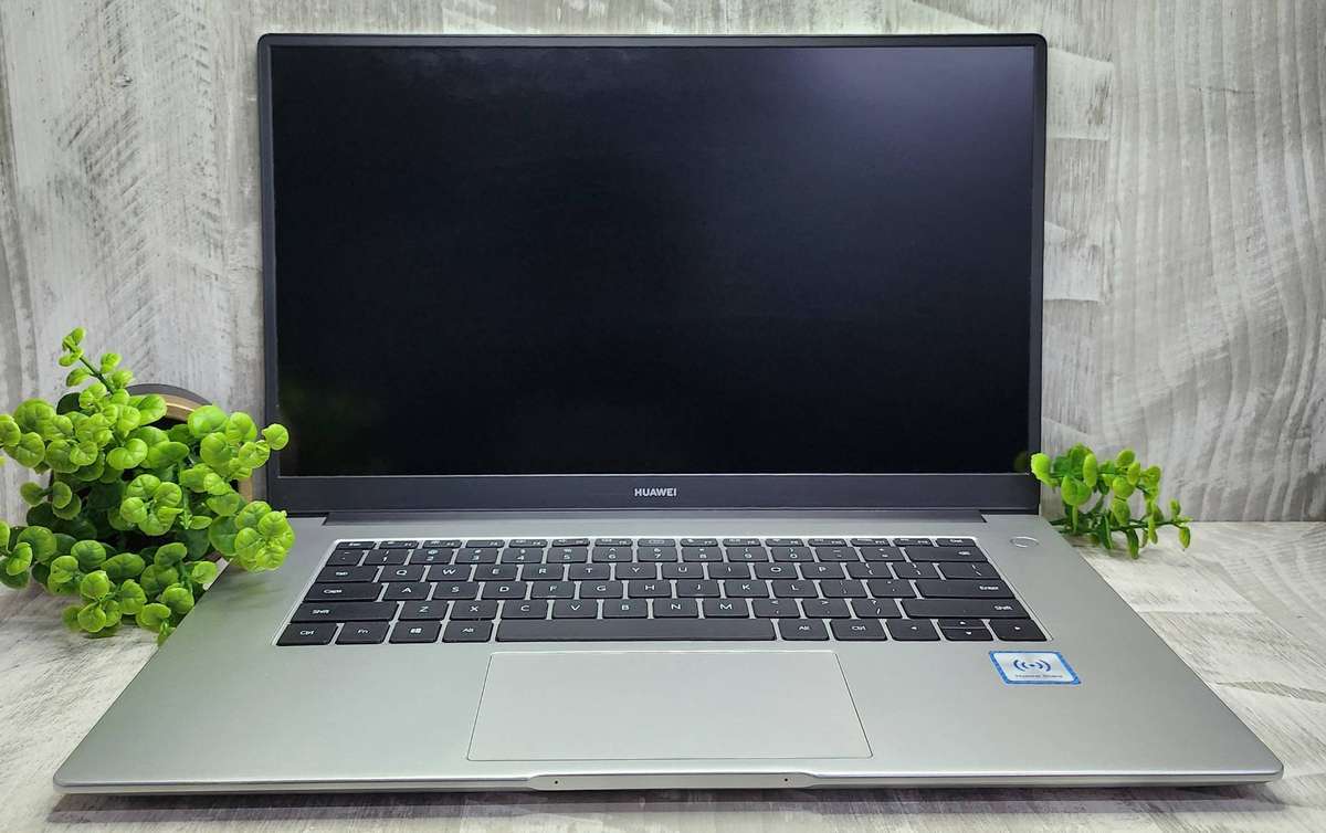 Huawei Core i3 11th Gen 8GB DDR4 Ram 240GB Nvme 15.6'' 1080P Display