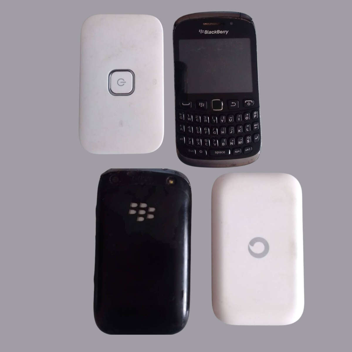 BlackBerry 9320 & Vodafone Mobile Wi-Fi R216