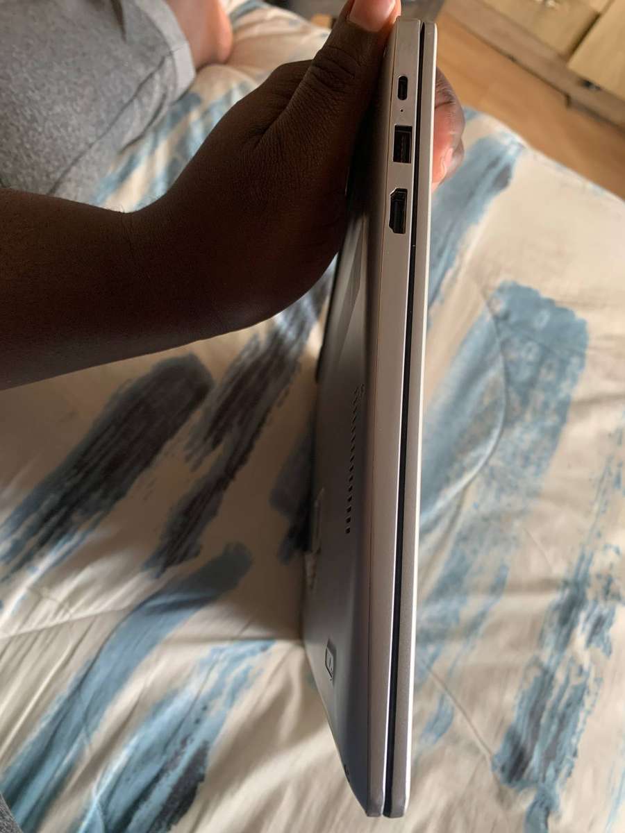 Hauwei laptop D15