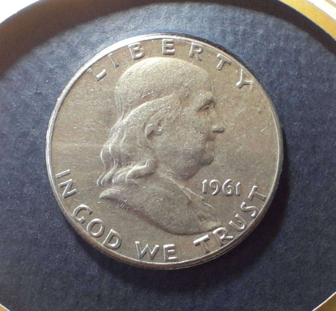 USA FRANKLIN 1961 90% SILVER HALF DOLLAR - COULD BE UNCIRCULATED, MOUNTED IN A 2004 FDC.
