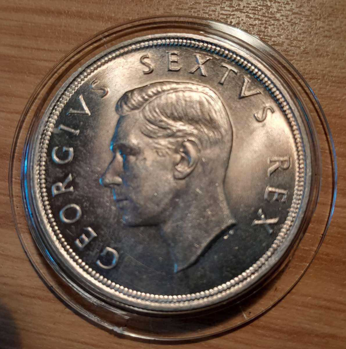 1952 50% SILVER 5/- CROWN, A LOVELY COIN ABOUT UNC and AS PER PICTURES