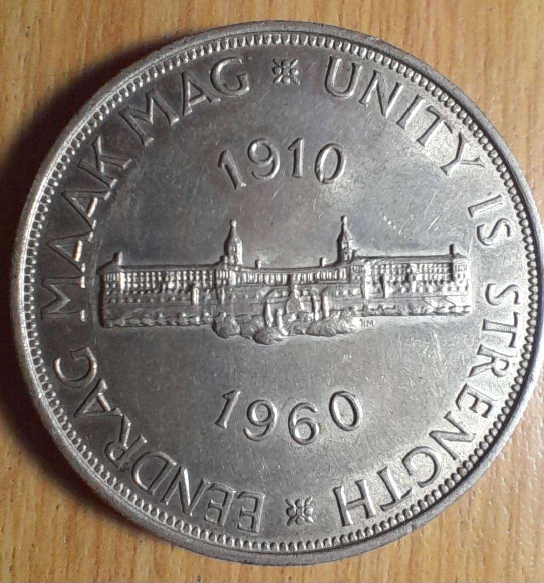 1960 SILVER 5/- CROWN  - A LOVELY CROWN, I BOUGHT IT AS UNC, THE EDGE MILLING IS VERY CRISP.