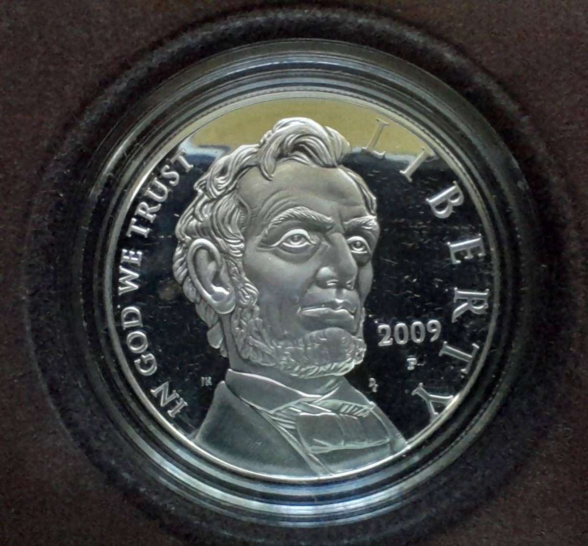 USA 2009 LINCOLN COIN & CHRONICLES SET including PROOF LINCOLN SILVER DOLLAR.