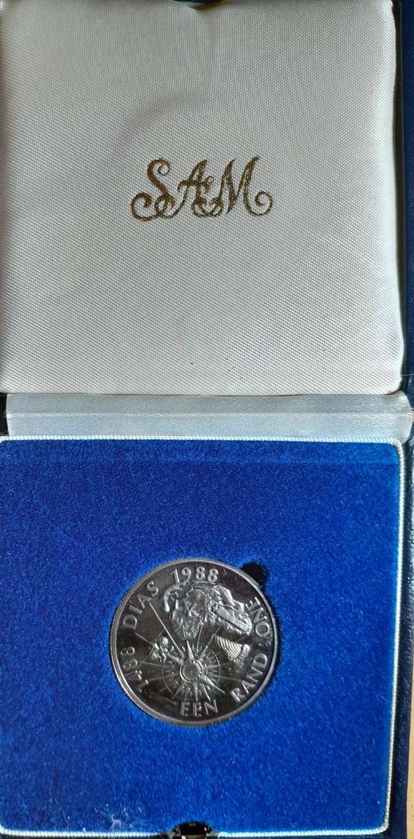 RSA 1988 PROOF DIAZ SILVER R1 - LOVELY TONING ON THE REVERSE  SIDE-in LARGE SA MINT BOX no CAPSULE.