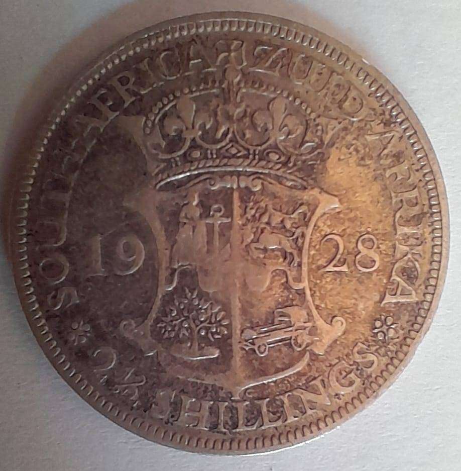 BRITISH 1928 KING GEORGE V  0,800 SILVER 21/2 SHILLING COIN.  SILVER VALUE about R600,00.