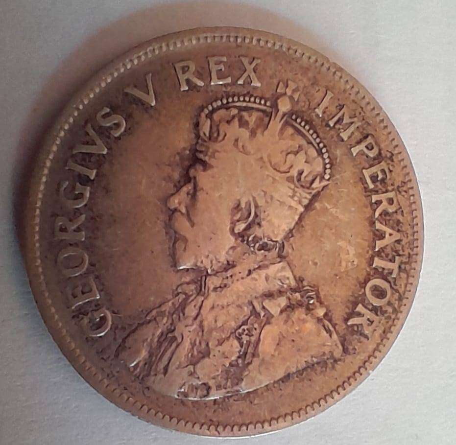 BRITISH 1928 KING GEORGE V  0,800 SILVER 21/2 SHILLING COIN.  SILVER VALUE about R600,00.
