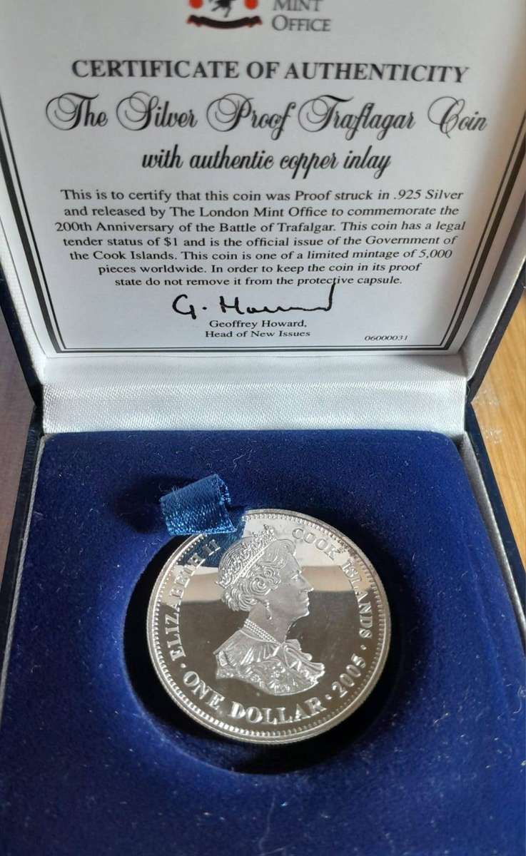 COOK ISLANDS 2005 92,50% SILVER $1 COIN, SHOWING HMS VICTORY, in PRESENTATION BOX with CoA.