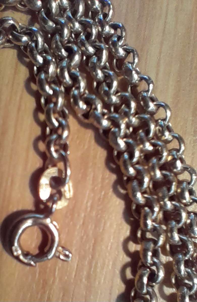 9ct. Gold (375) Neclace Chain 525 mm long, weight 6,5 gms, second hand.