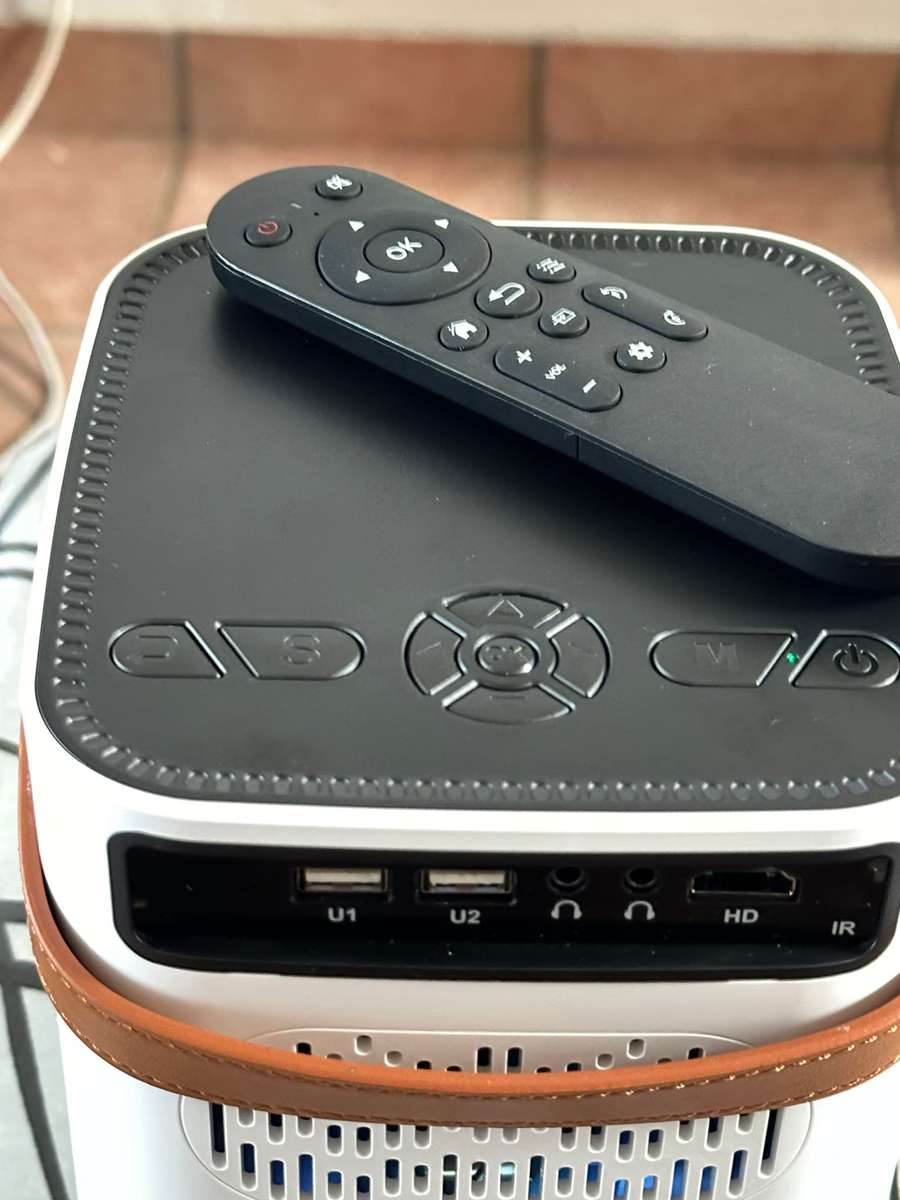 4K Ultra HD Smart Android Home Theater Multimedia Projector