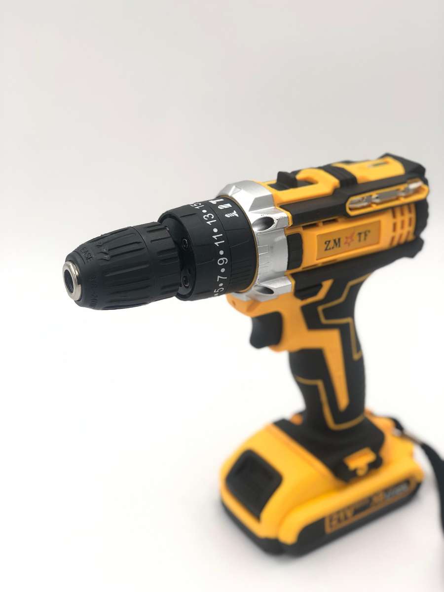 26 Piece Wireless Drill Set With 2 Lithium Ion Battery Packs & Case