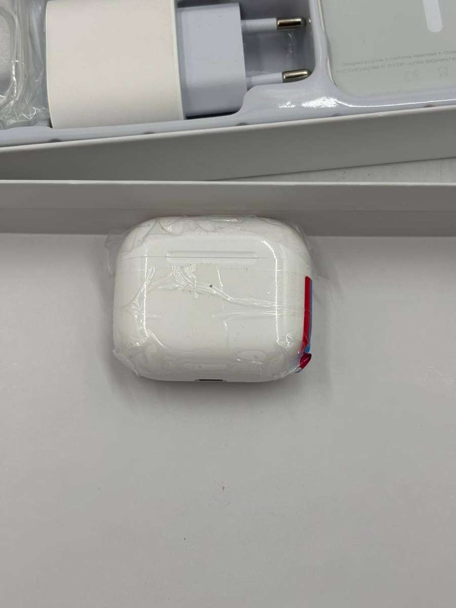 6 Piece Gift Box Accessory Kit for iPhone 15 Plus