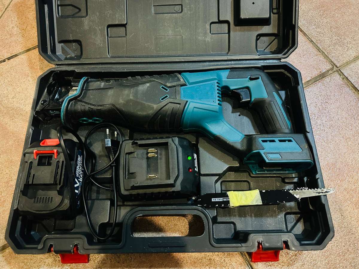 Cordless Reciprocating Saw Kit With 1 Li-On Battery & Case
