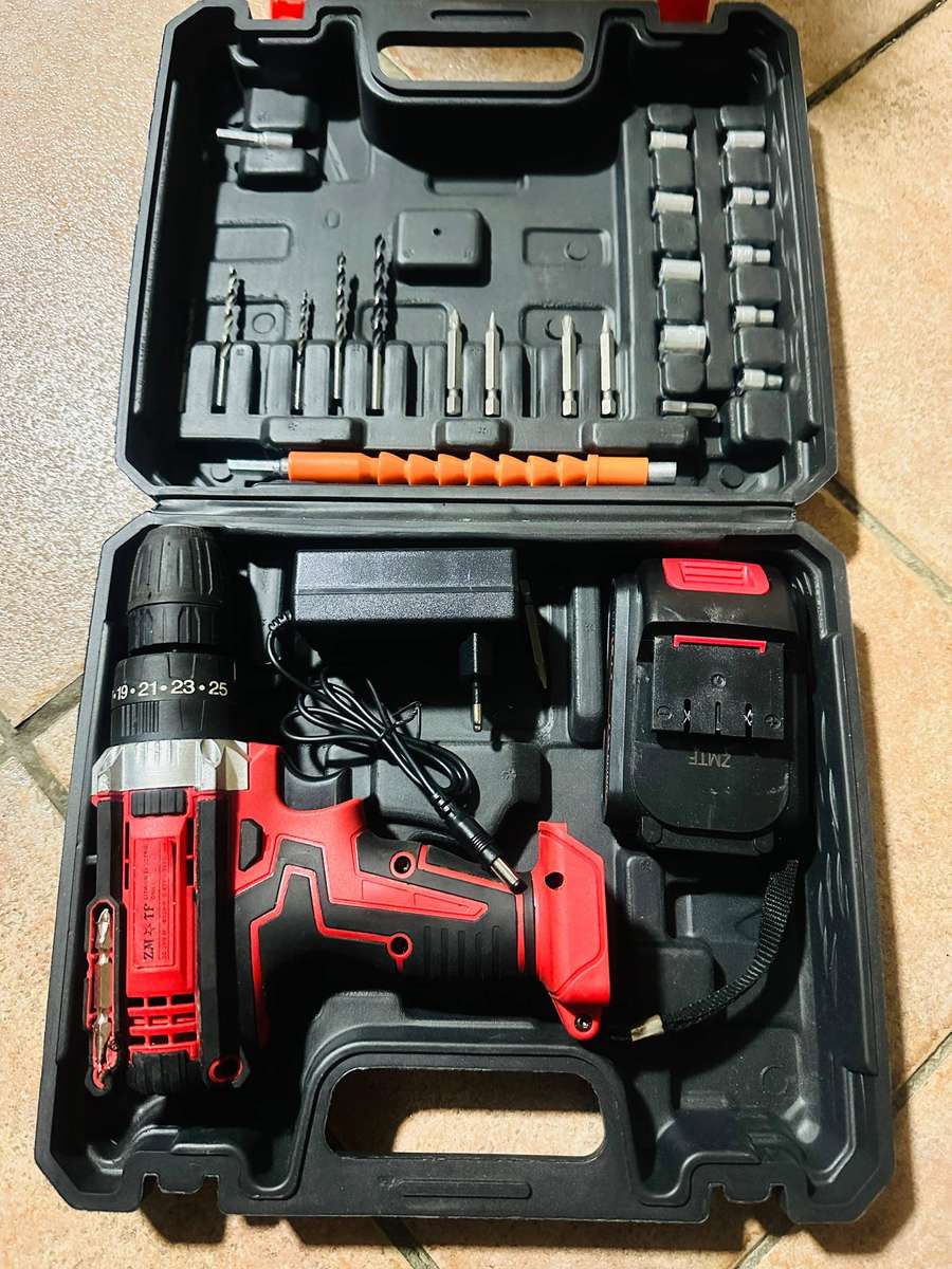 26 Pc Wireless Drill Set With 1 Lithium Battery Packs, Case