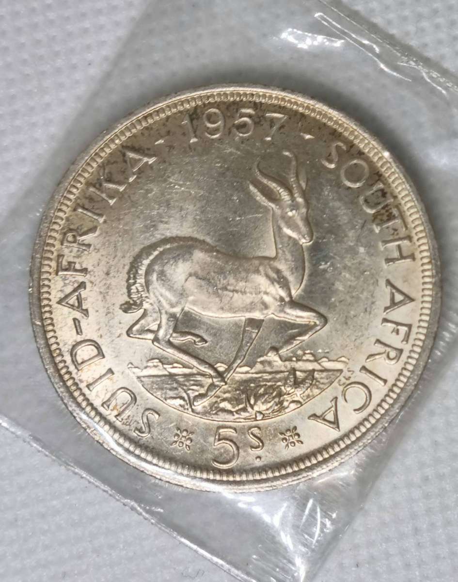 1957 5 Shillings - Elizabeth II 1st portrait