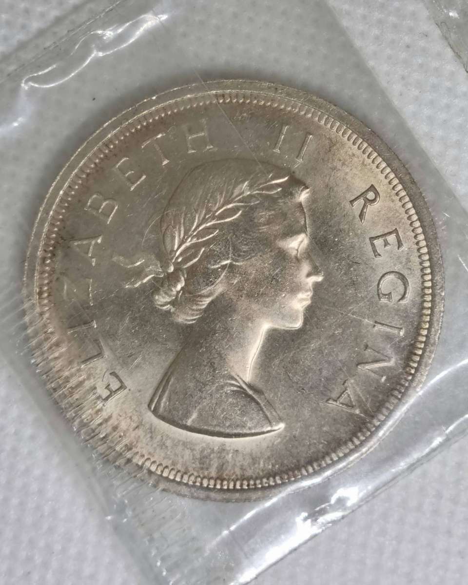 1957 5 Shillings - Elizabeth II 1st portrait