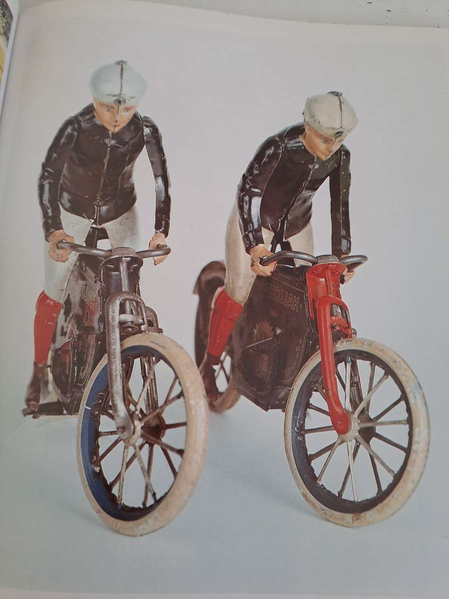 LEHMANN TOYS . A history of.E P Lehmann 1881 to 1991