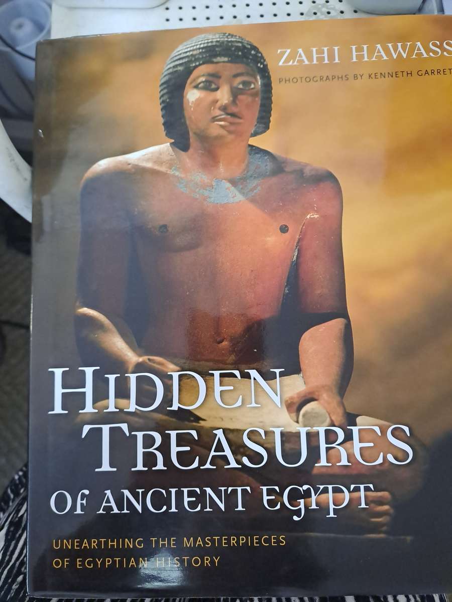 HIDDEN TREASURES OF ANCIENT EGYPT. By Z Hawass  (Signed)