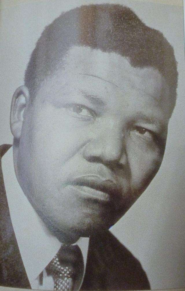 NELSON MANDELA A LIFE IN PHOTOGRAPHS.