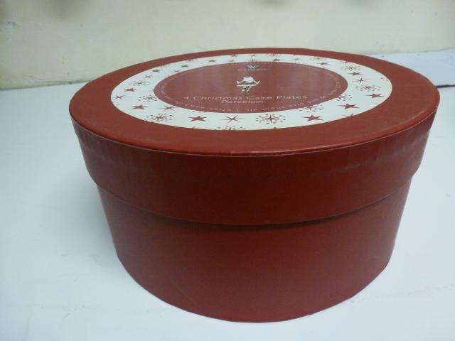 SET OF 4 CHRISTMAS CAKE PLATES PORCELAIN