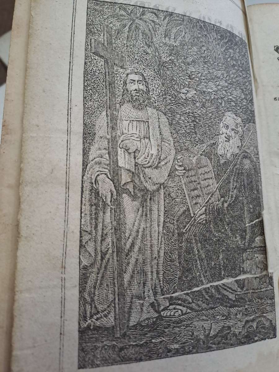 ANTIQUE DUTCH RELIGIOUS BOOK WITH MAP 1742.  (Historie van het oud en nieuw Testament