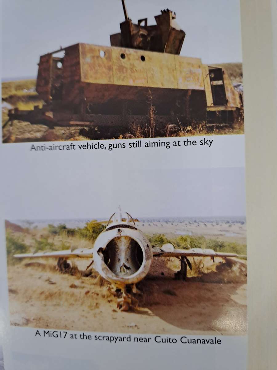 BACK TO ANGOLA - A JOURNEY FROM WAR TO PEACE. By Paul Morris