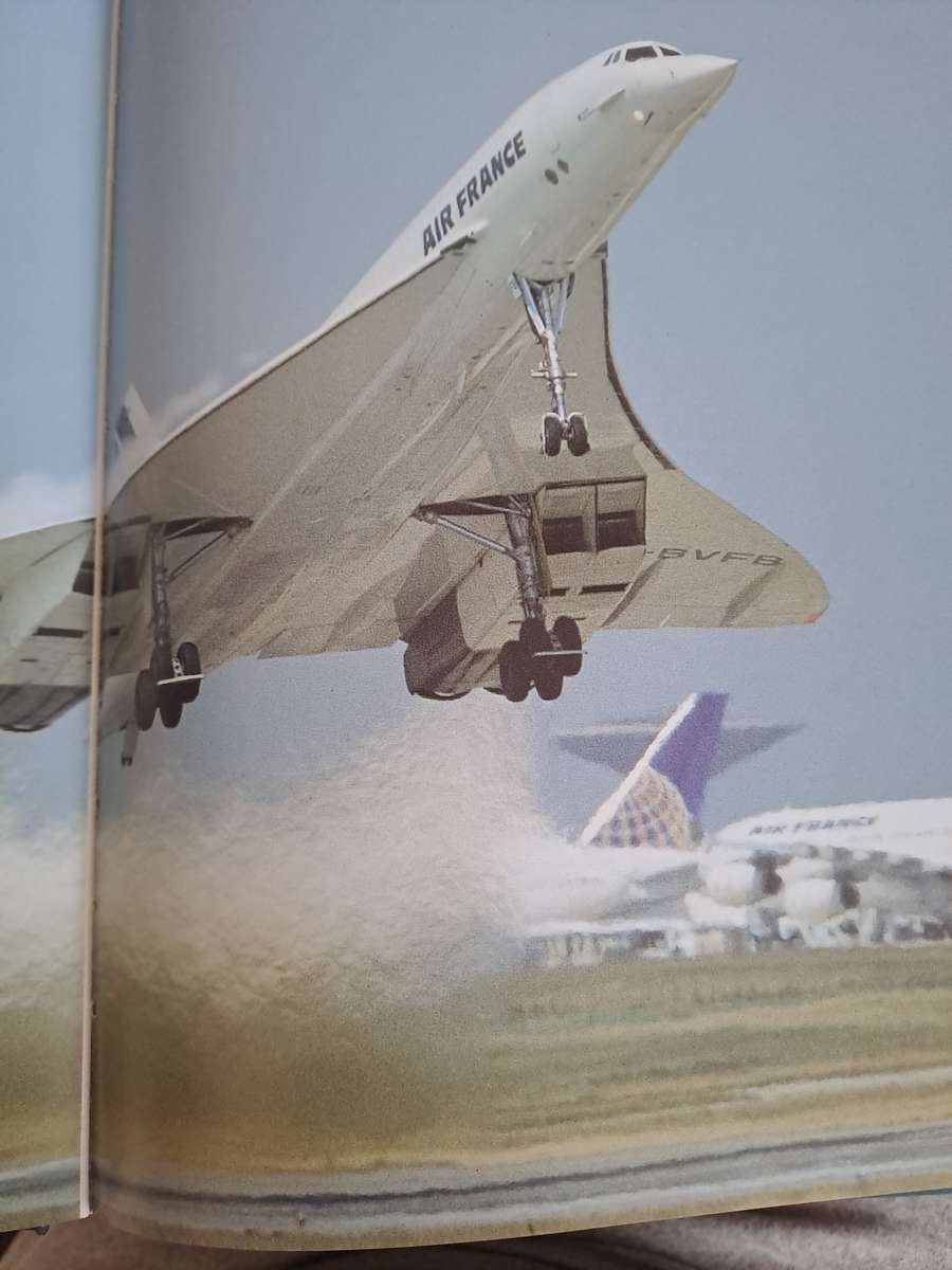 THE COMPLETE BOOK OF FLIGHT