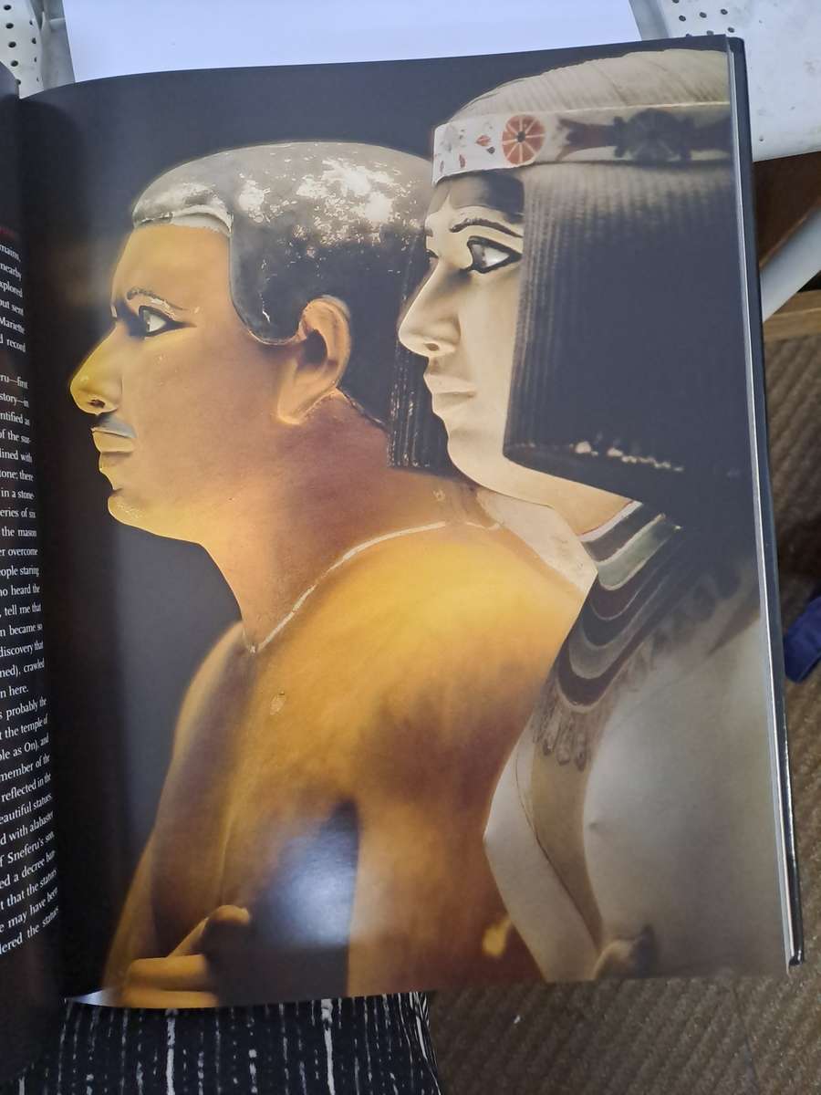 HIDDEN TREASURES OF ANCIENT EGYPT. By Z Hawass  (Signed)