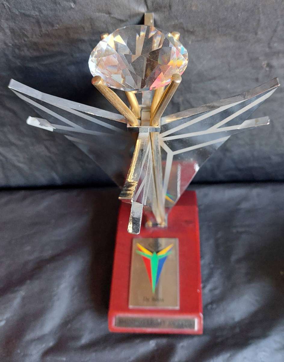 RARE DE BEERS DIAMOND GROUP MEMORABILIA AND TROPHY COLLECTION