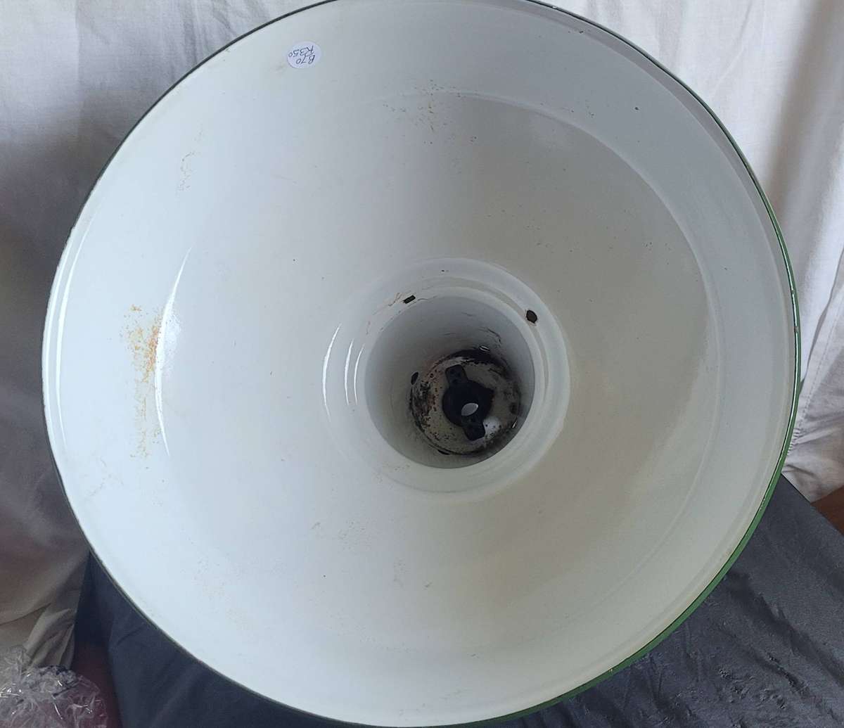 VINTAGE INDUSTRIAL GREEN ENAMEL LAMP