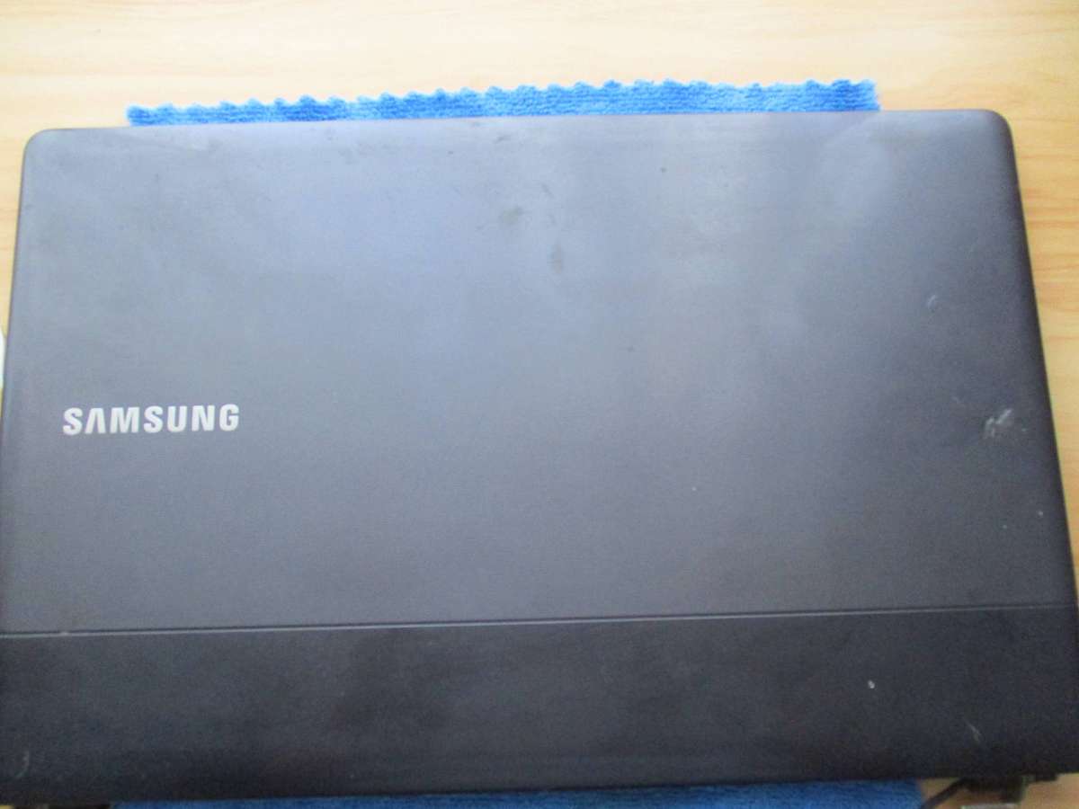 Samsung NP300E5C Laptop (Spares/Repair)