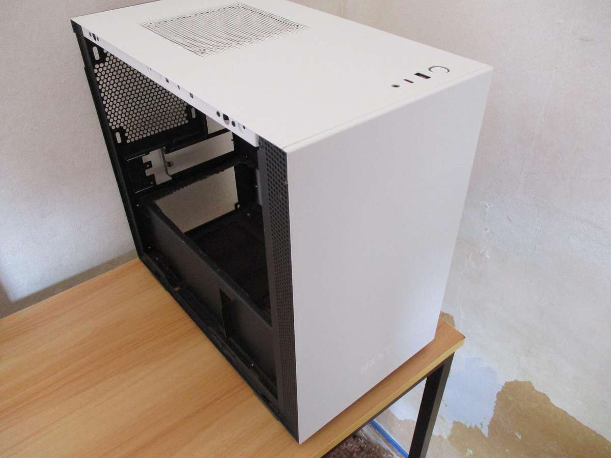 NZXT H210 ITX Case