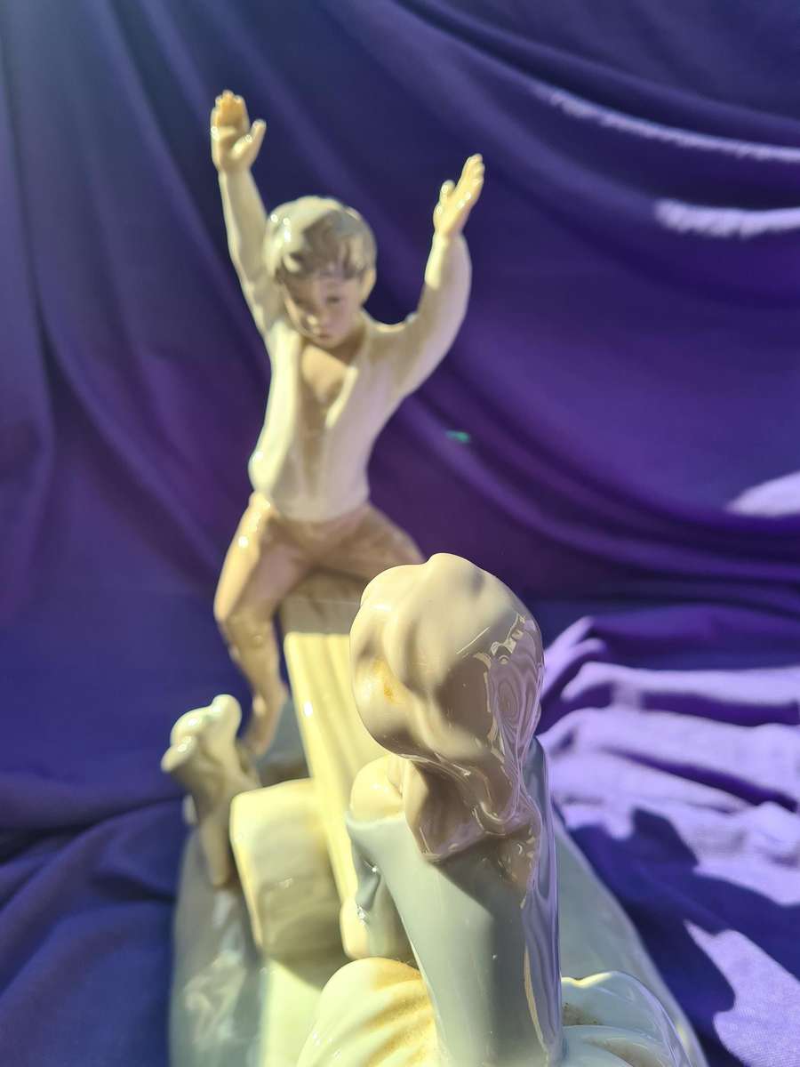 Nao by Lladro Porcelain Ornament