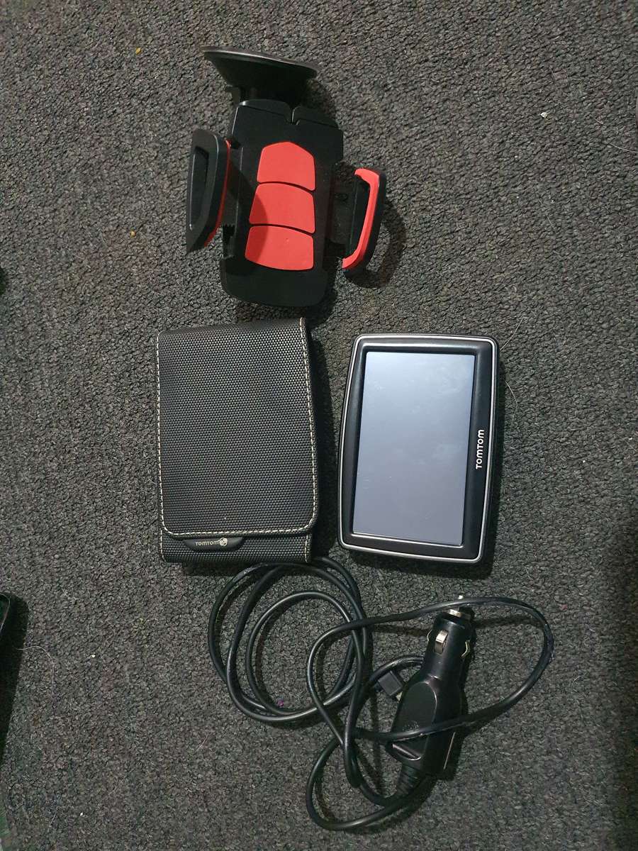 Tom Tom Gps with accessories