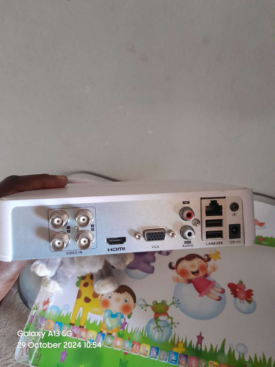 HIKVISION 4 CHANNEL DVR DS-7104HGHI-F1