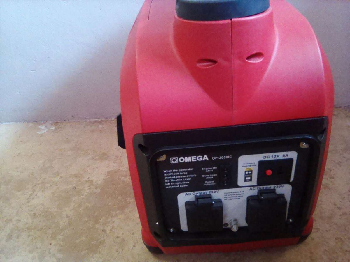 2kW Omega Digital Inverter Petrol Generator 12V DC 230V-50Hz OP-2000IC