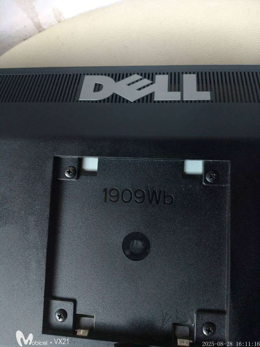 DELL MONITOR 1908WB WITH 4 USB SLOTS