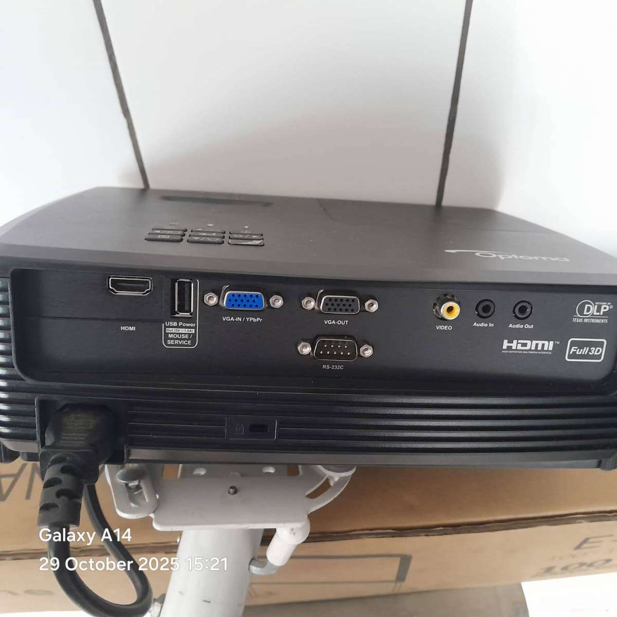 HIGH END OPTOMA X400LVe XGA PROJECTOR with massive lamp life