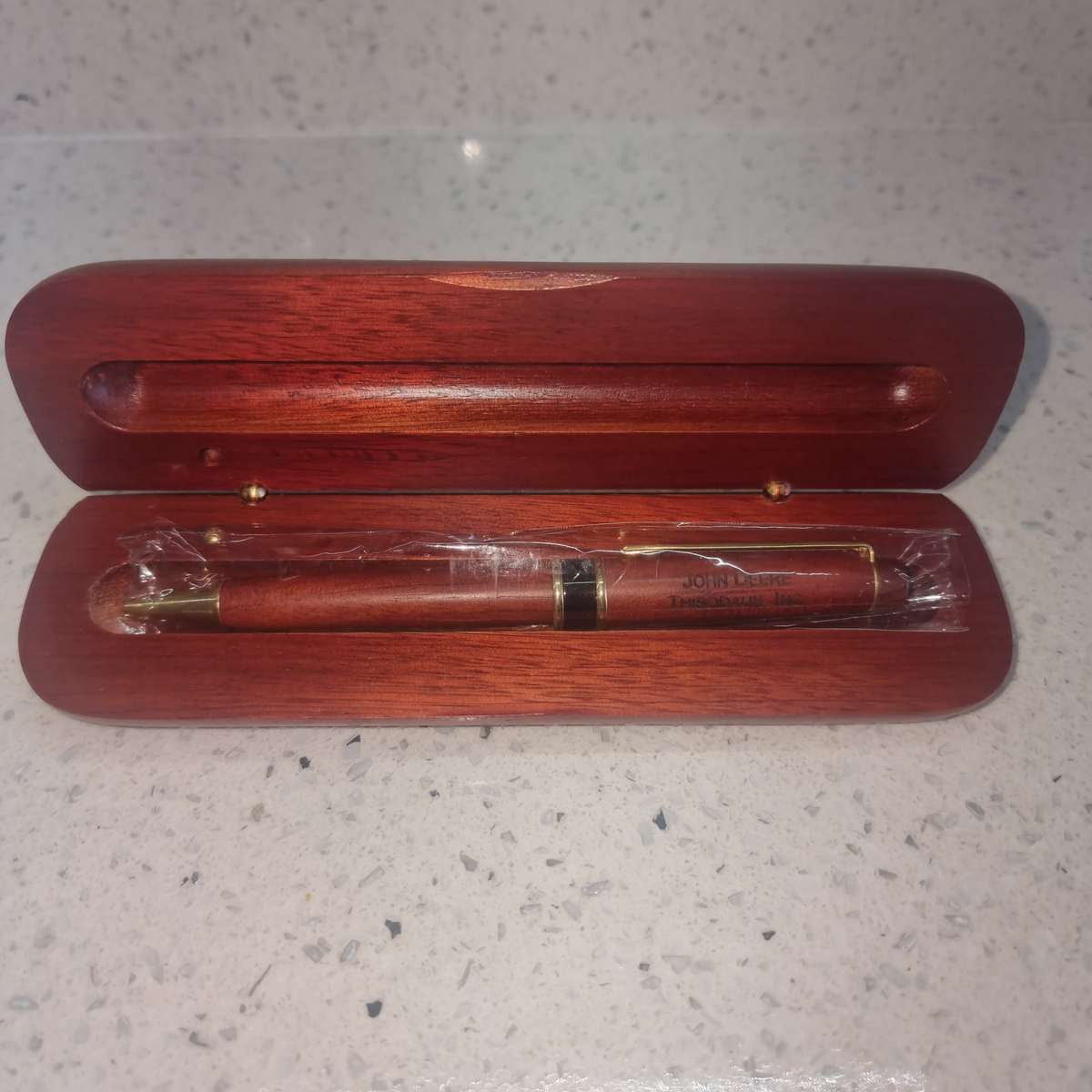 John Deere Pen unused in wooden box- relisted