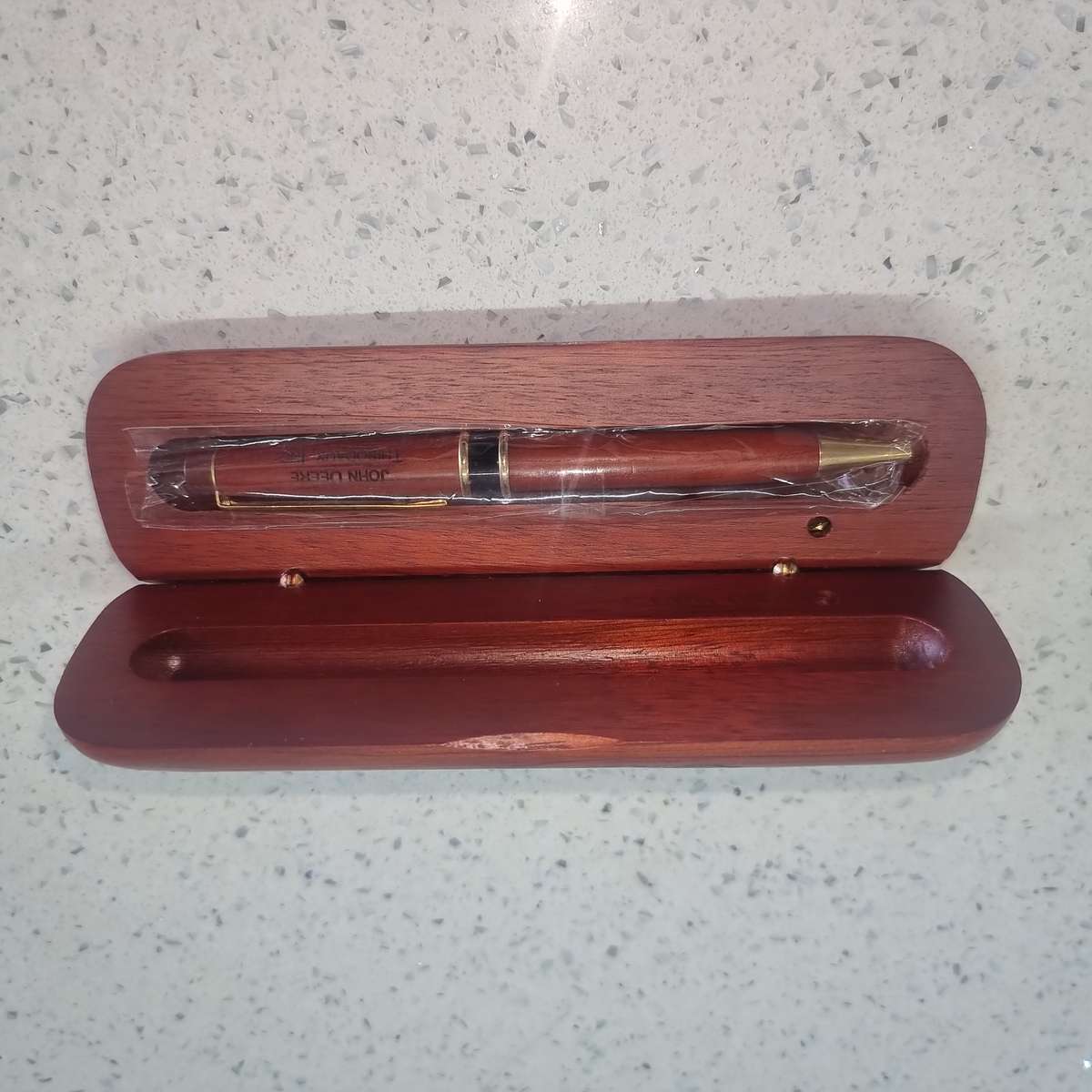 John Deere Pen unused in wooden box- relisted