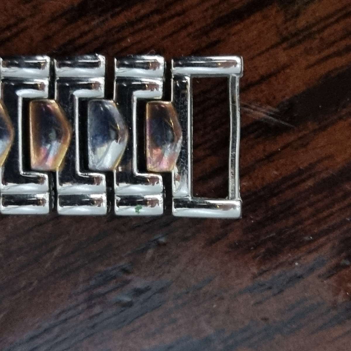 Diamonda Aim Watch with Quarts movement.