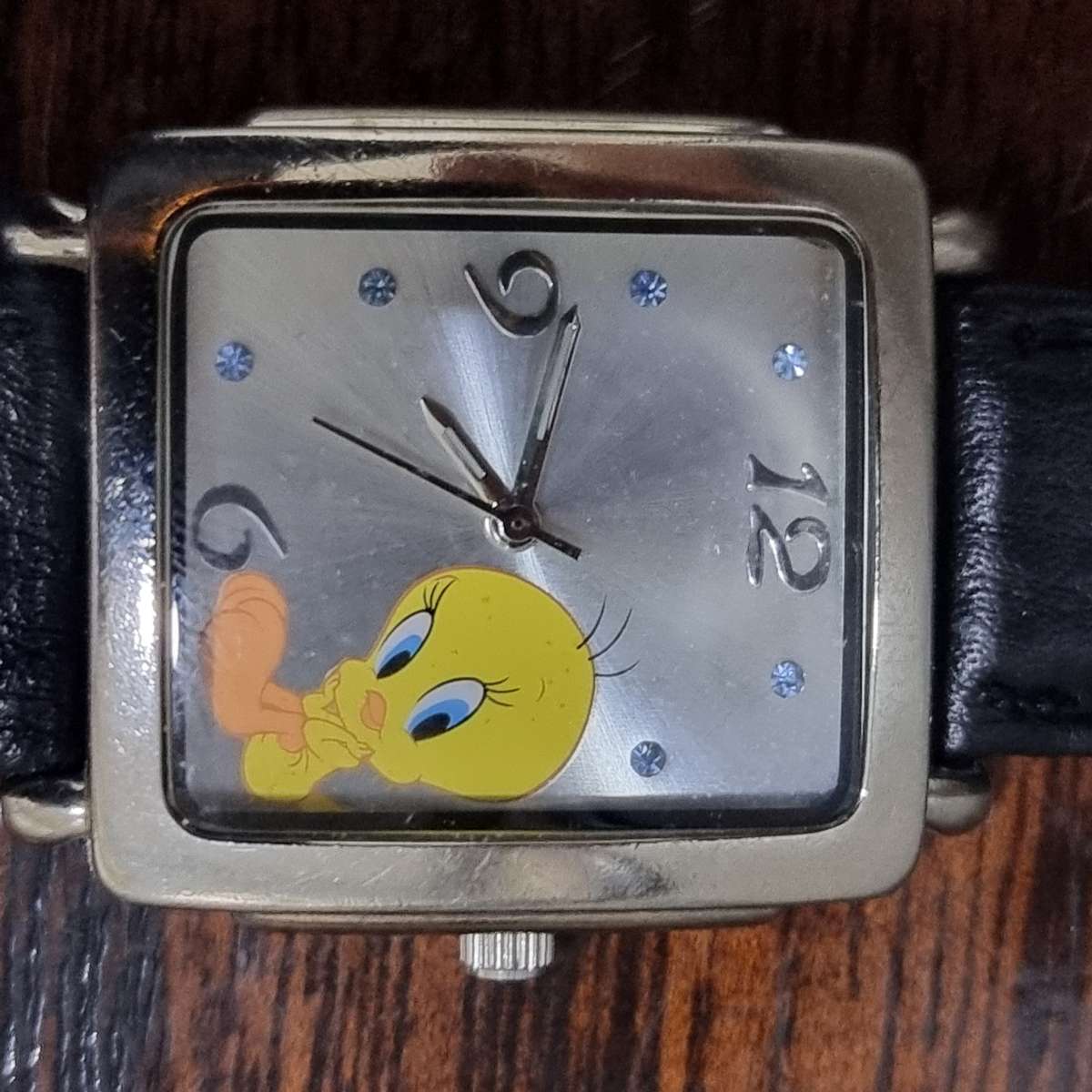 Vintage Tweety Bird watch with silver face.