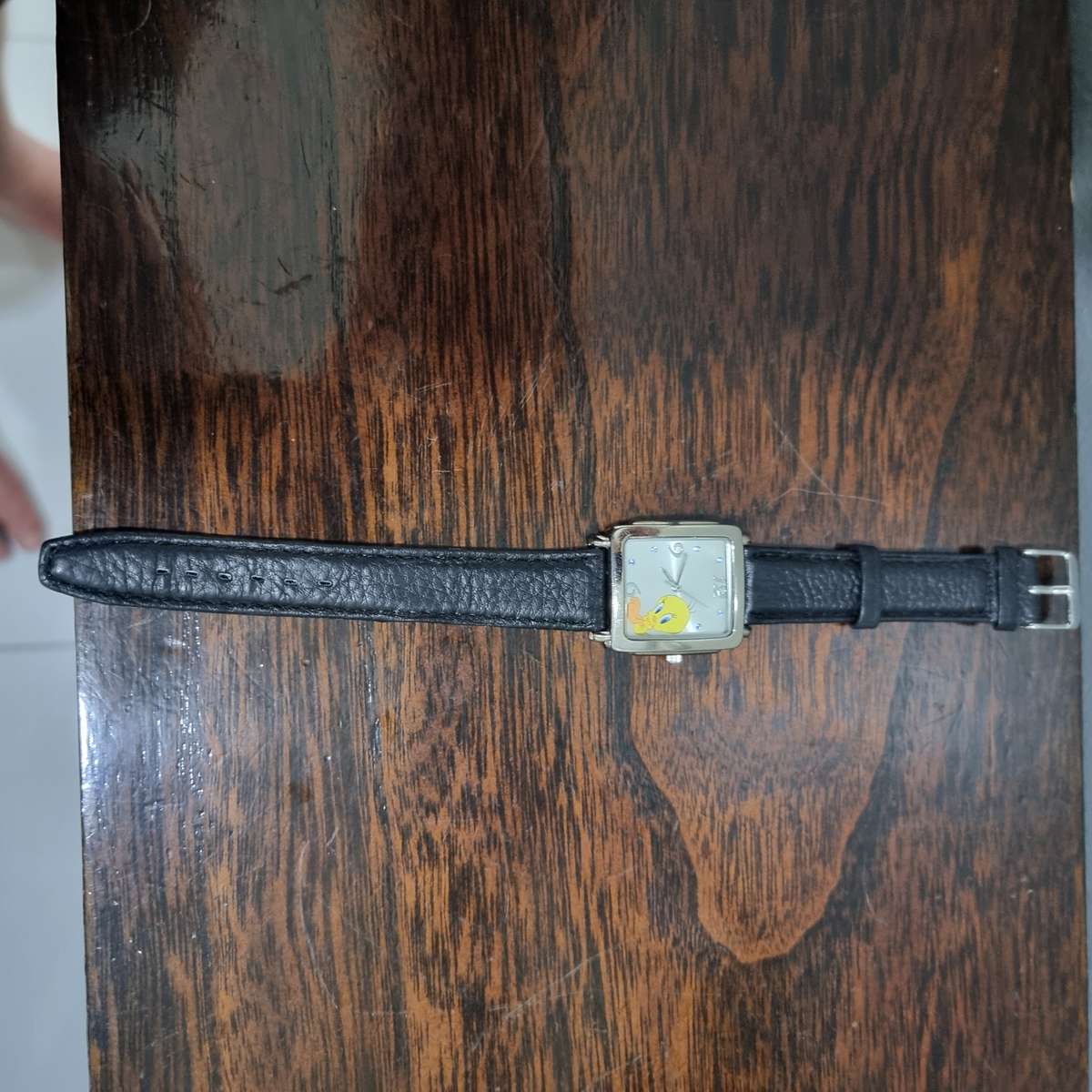 Vintage Tweety Bird watch with silver face.