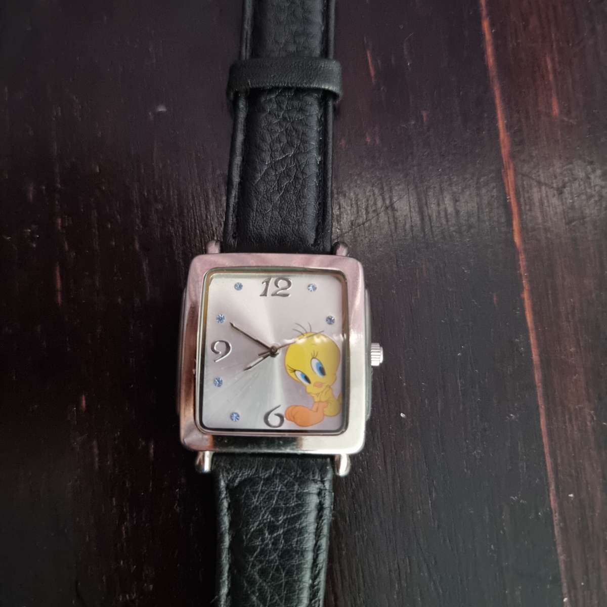 Vintage Tweety Bird watch with silver face.
