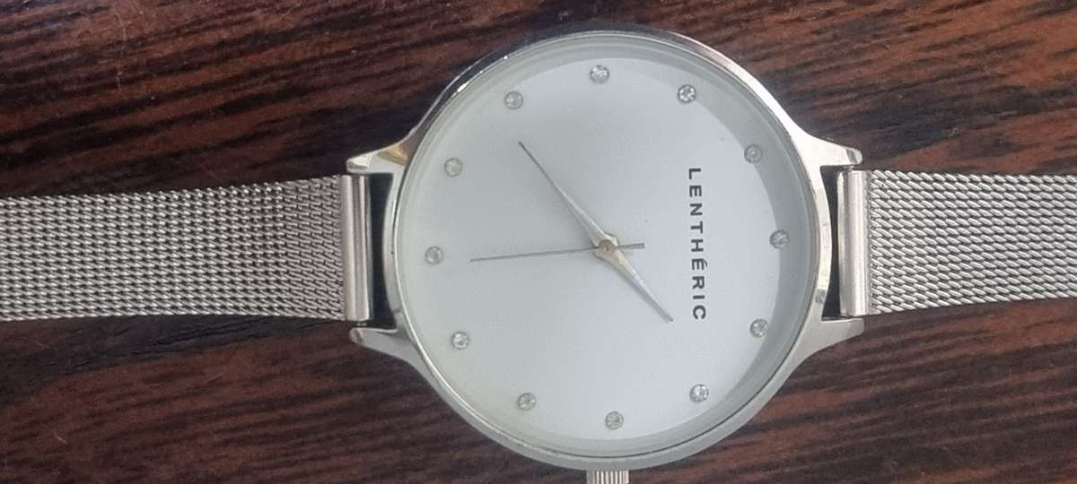 Leatheric watch