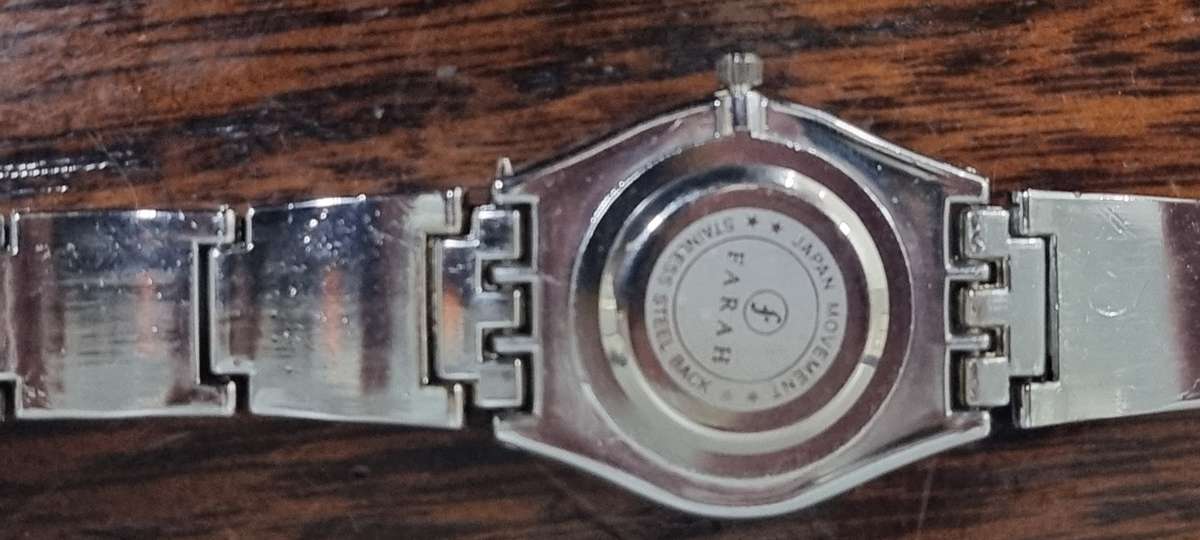 Farah Quartz watch New