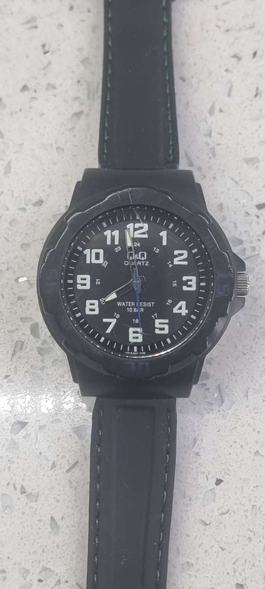 Q&Q Quartz water resistant 10bar