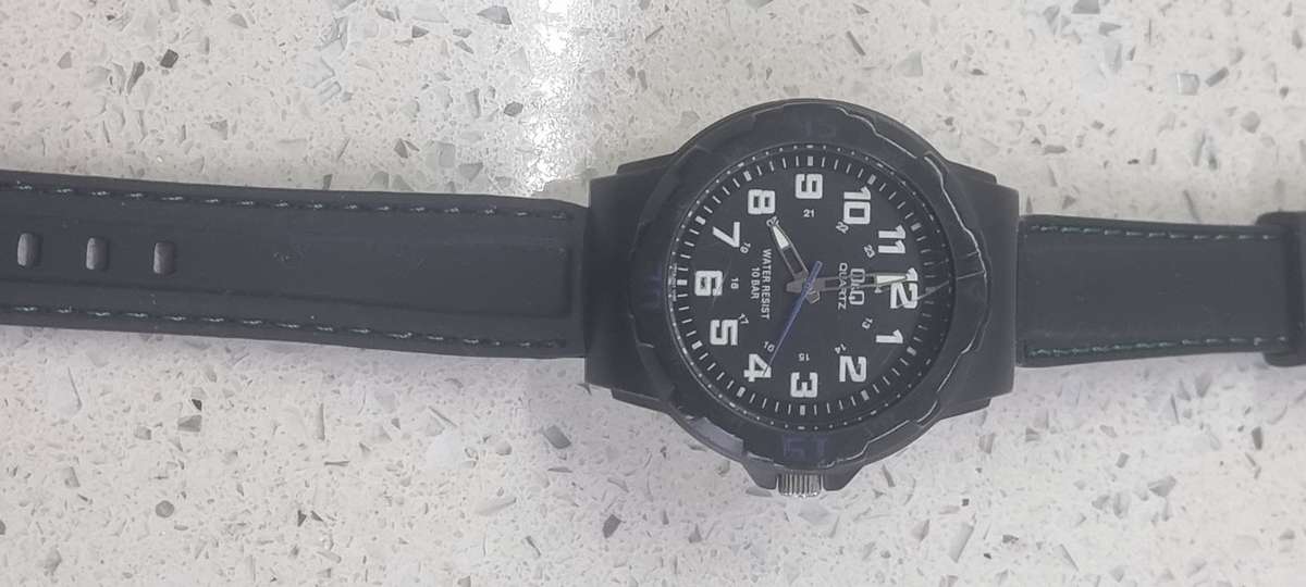 Q&Q Quartz water resistant 10bar