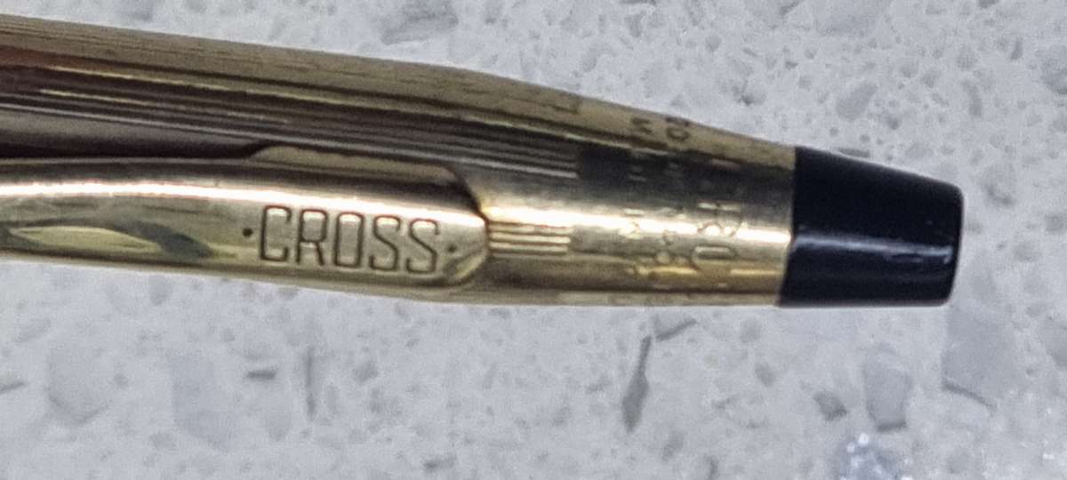 Gold Cross Pen