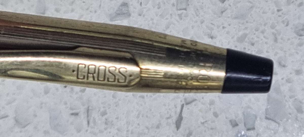 Gold Cross Pen