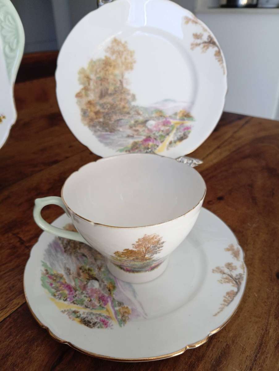 RARE FIND: Vintage Shelley 'Heather' 18 Piece set